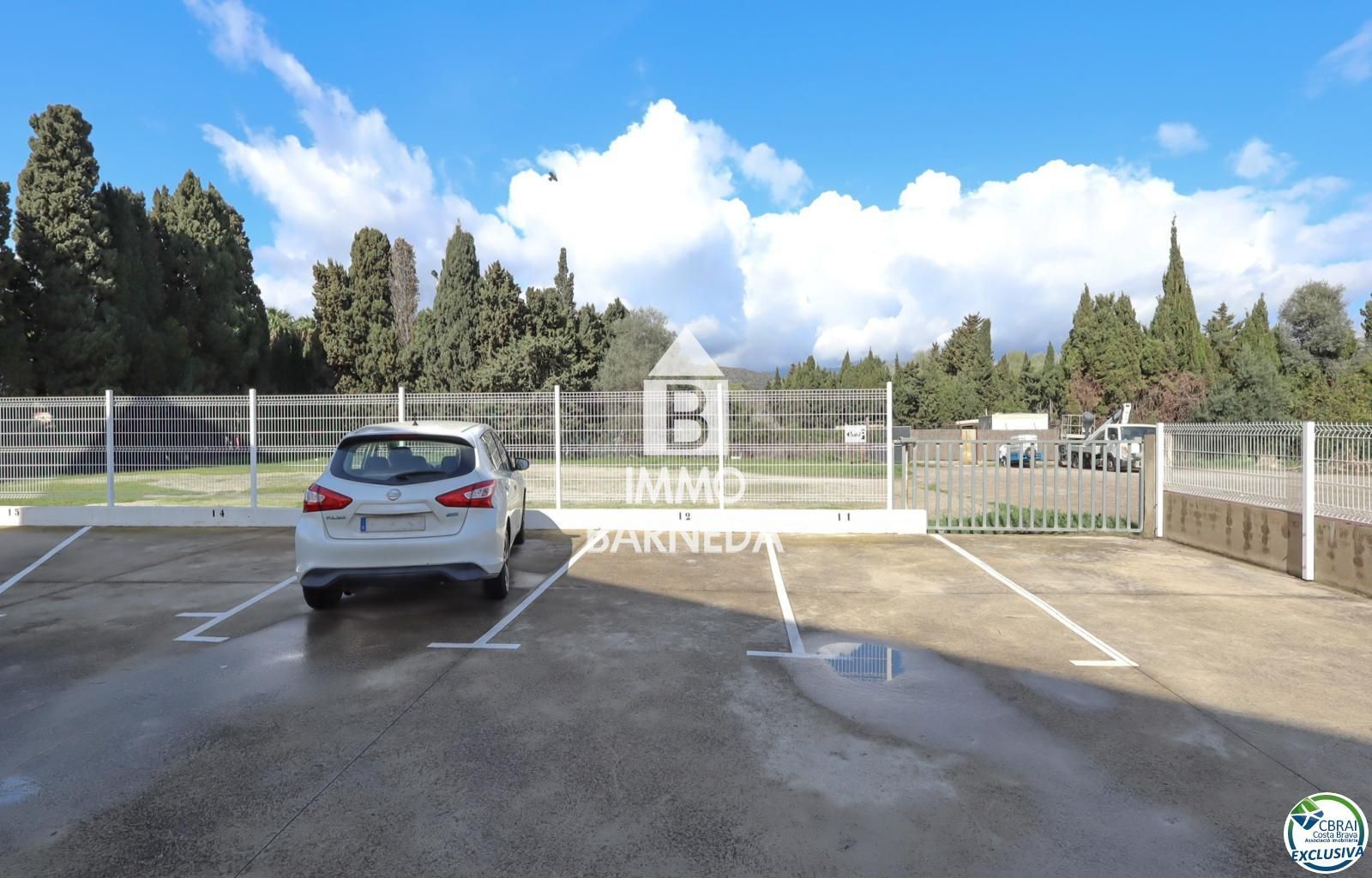 Apartament de 3 habitacions amb terrassa i plaça d'aparcament al Port de Lla