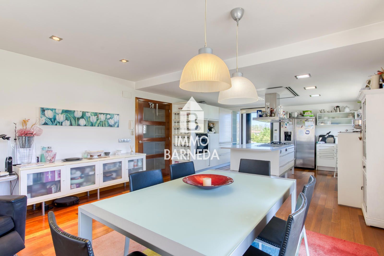 Casa unifamiliar exclusiva con ascensor, jardín y múltiples espacios independientes en Llançà