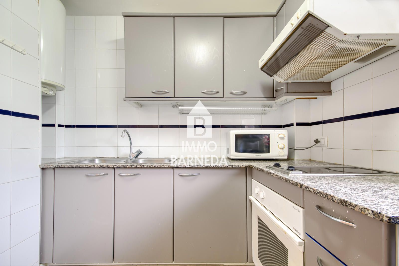 Charmant appartement avec terrasse et piscine communautaire à Roses
