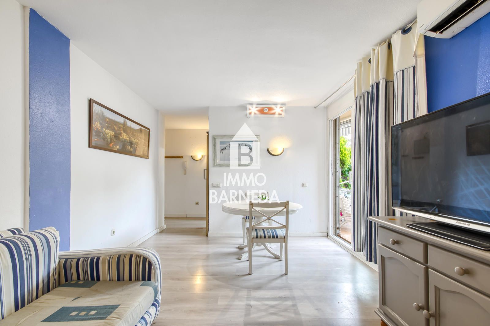 Charmant appartement avec terrasse et piscine communautaire à Roses
