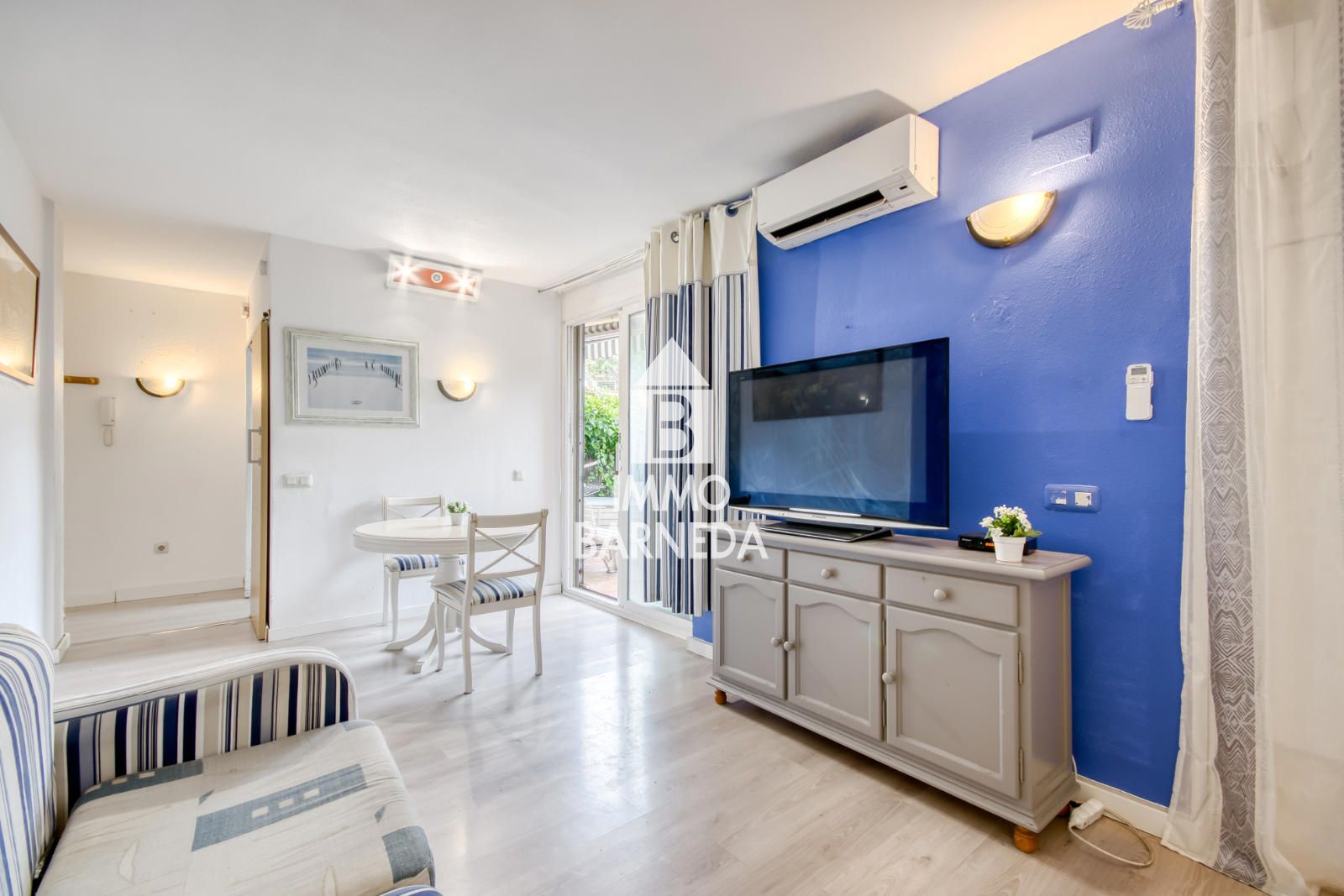 Charmant appartement avec terrasse et piscine communautaire à Roses
