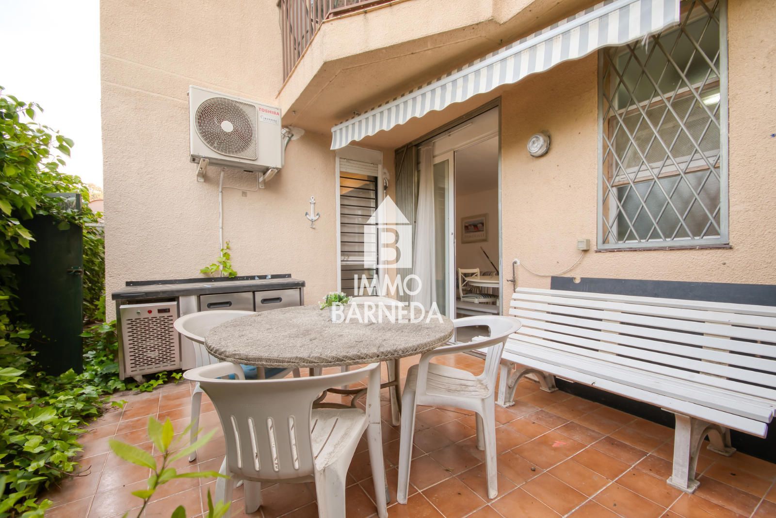 Charmant appartement avec terrasse et piscine communautaire à Roses
