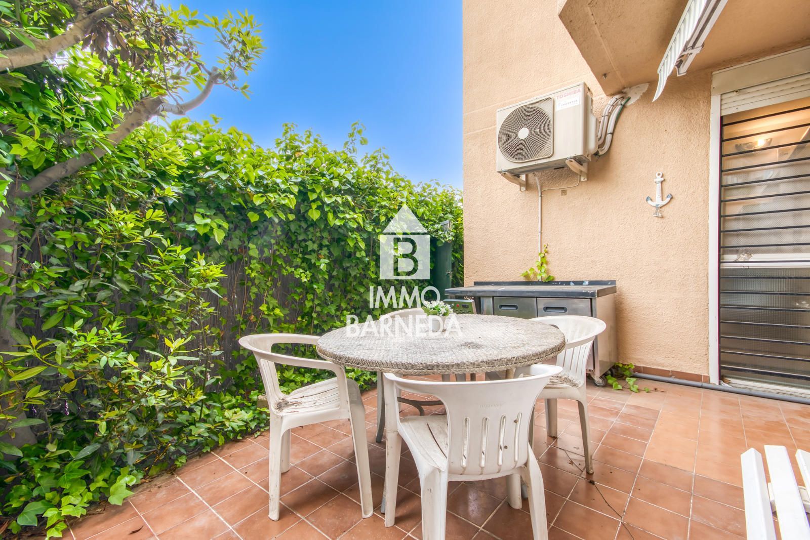 Charmant appartement avec terrasse et piscine communautaire à Roses
