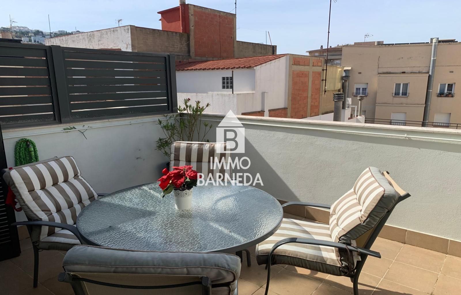Atico ideal para vivir en el centro de Rosas