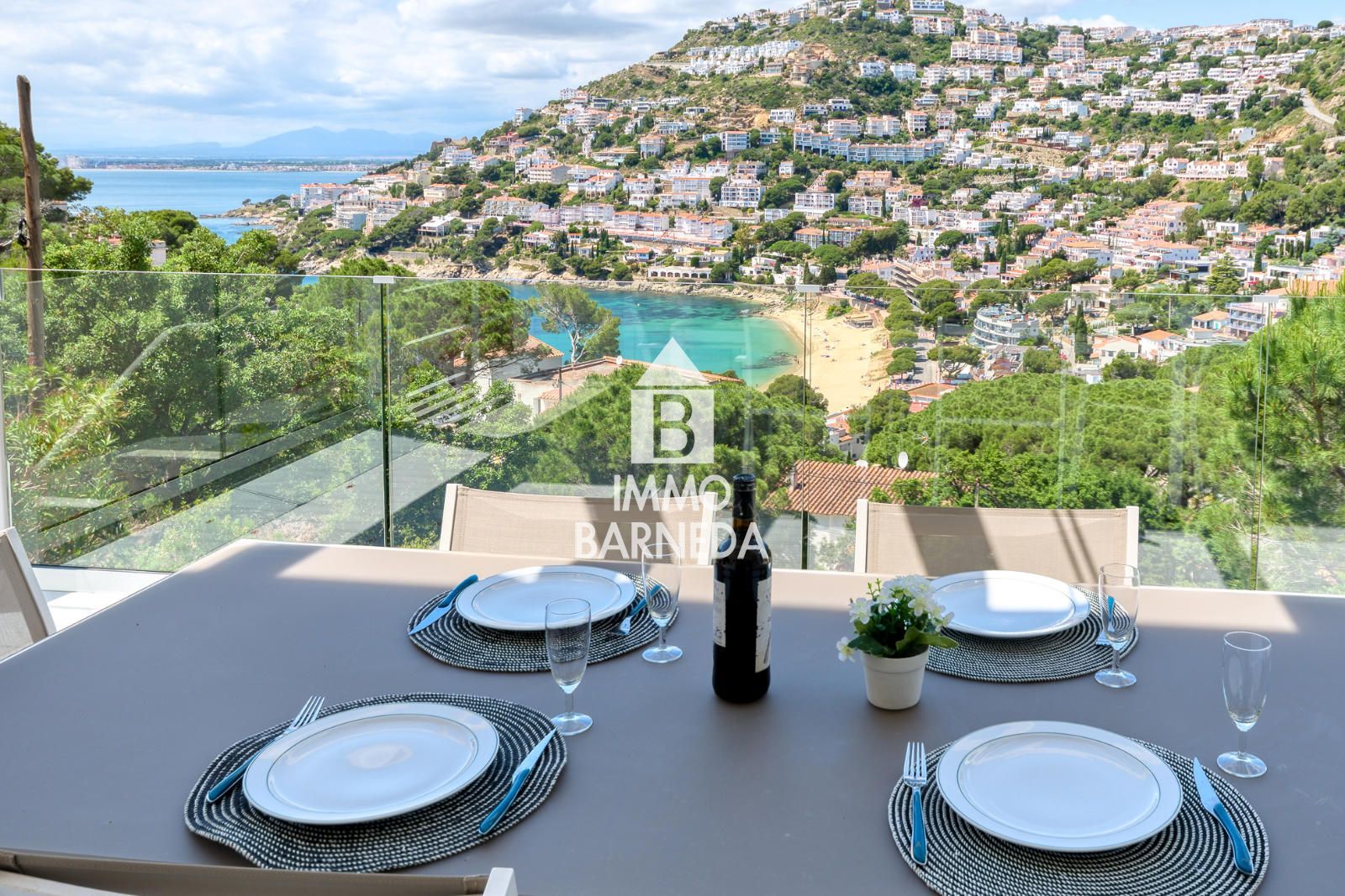 Apartamento con gran terraza y pérgola con vistas al mar en Canyelles