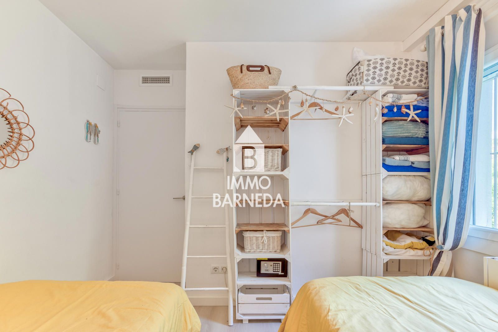 Apartamento con gran terraza y pérgola con vistas al mar en Canyelles