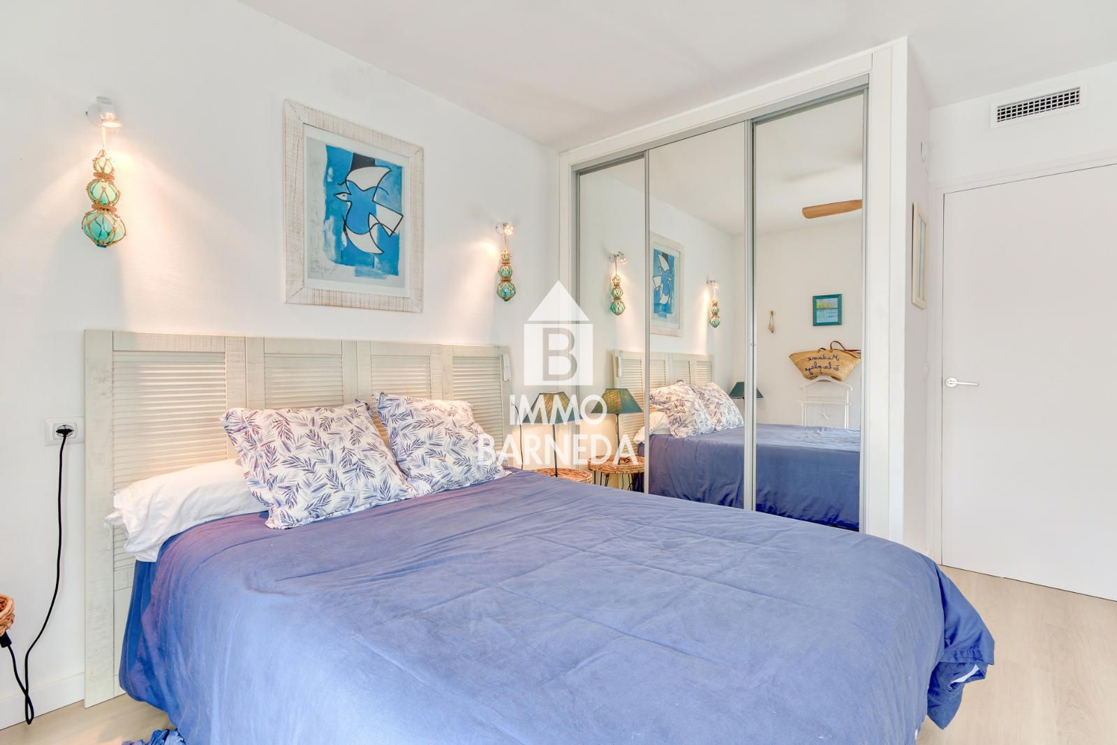 Apartamento con gran terraza y pérgola con vistas al mar en Canyelles