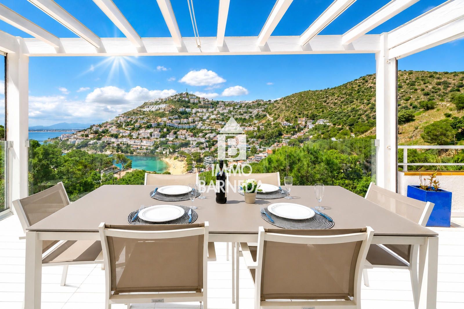 Apartamento con gran terraza y pérgola con vistas al mar en Canyelles