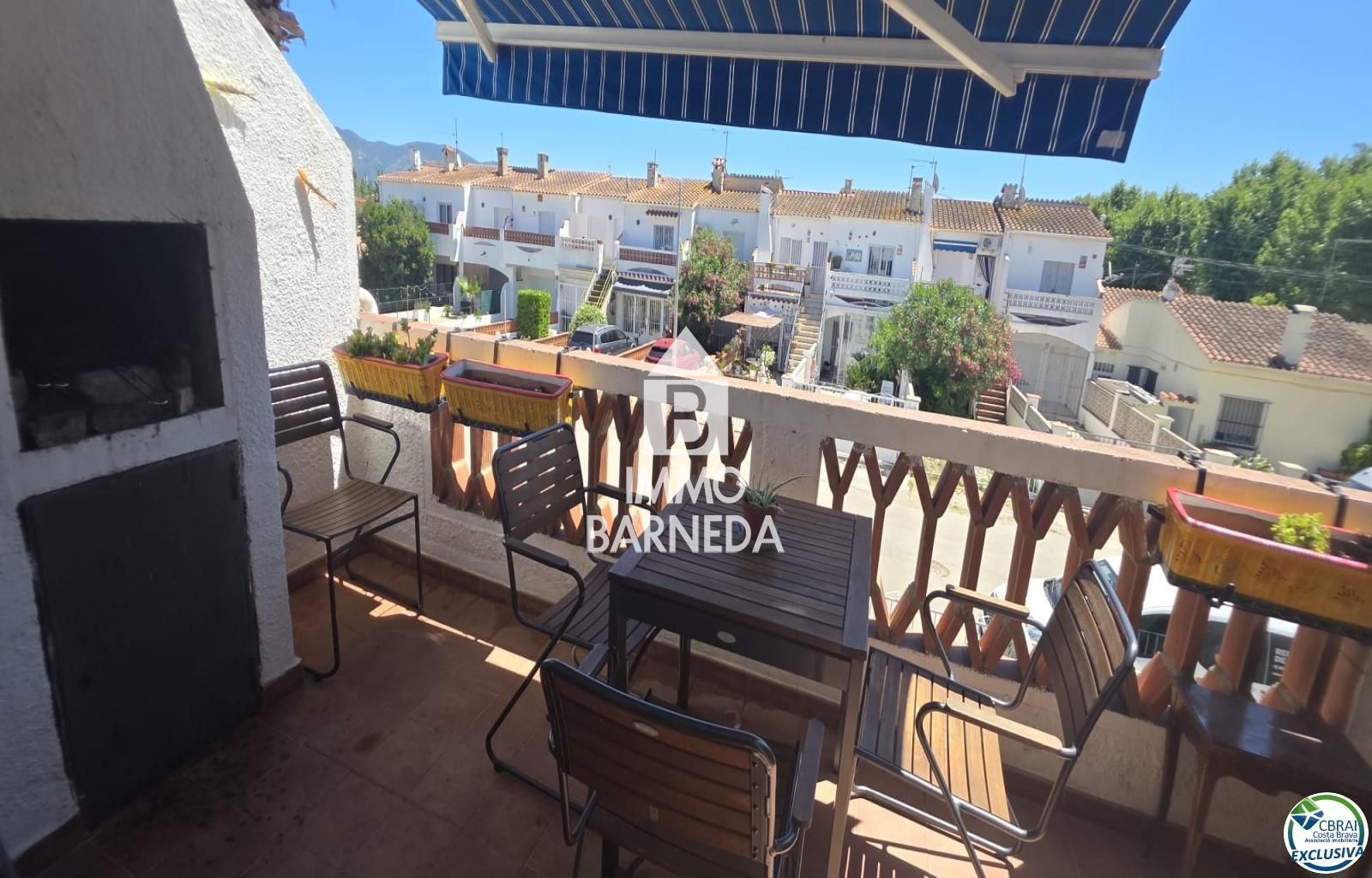 Apartament renovat d'una habitació amb llicència turística, terrassa assolellada i piscina comunitària