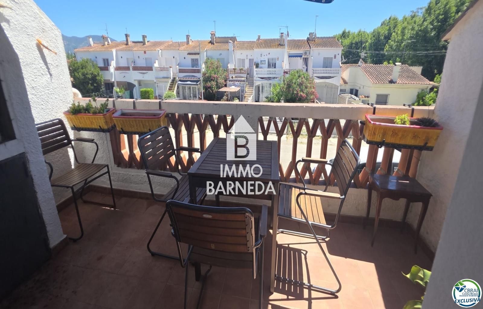 Apartament renovat d'una habitació amb llicència turística, terrassa assolellada i piscina comunitària