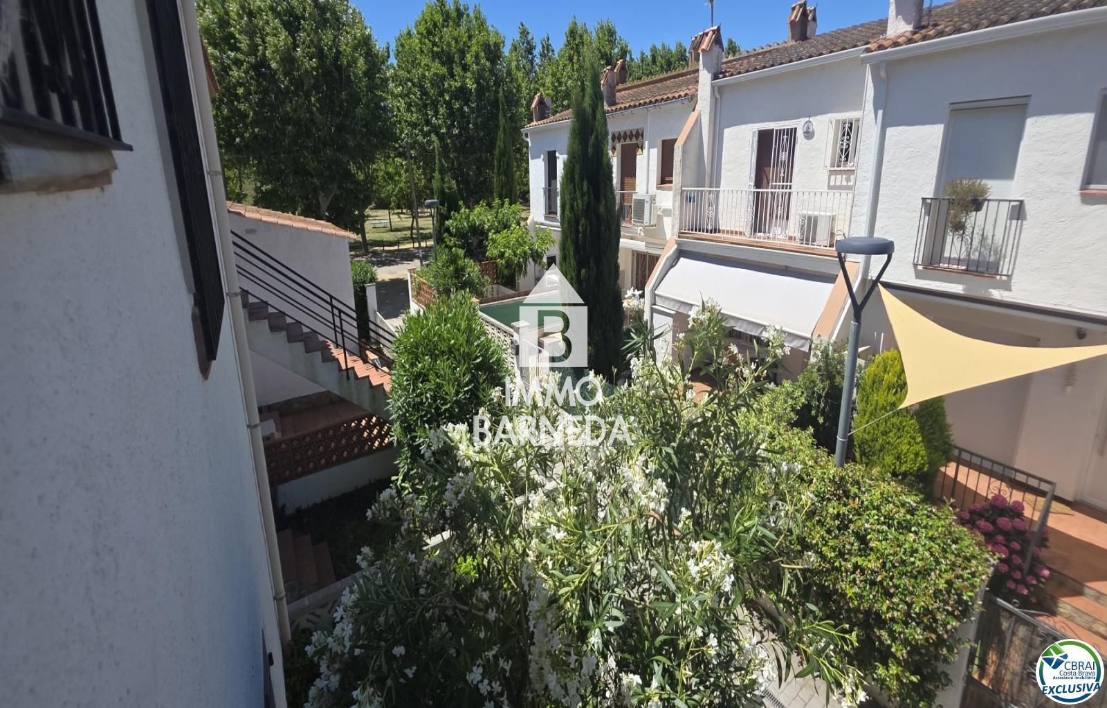 Apartament renovat d'una habitació amb llicència turística, terrassa assolellada i piscina comunitària