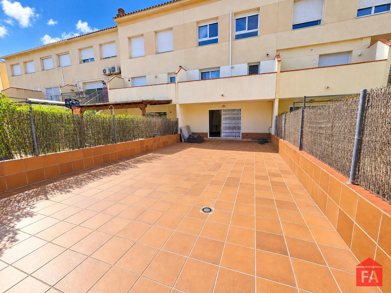 52502 L'Arboç Casa adosada amplia con 4 dormitorios. - Foto 18