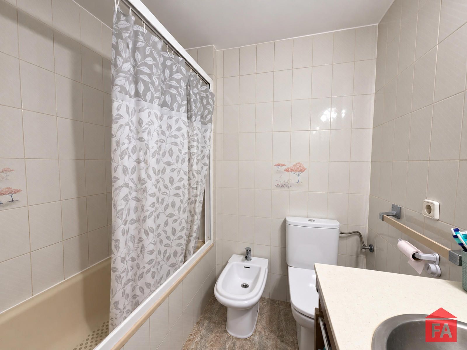 33464 El Vendrell Piso de 3 habitaciones con balcón - Foto 5
