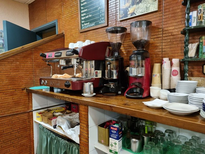 Cafeteria for trade sale Barcelona. Ref: 1123. Kamvy