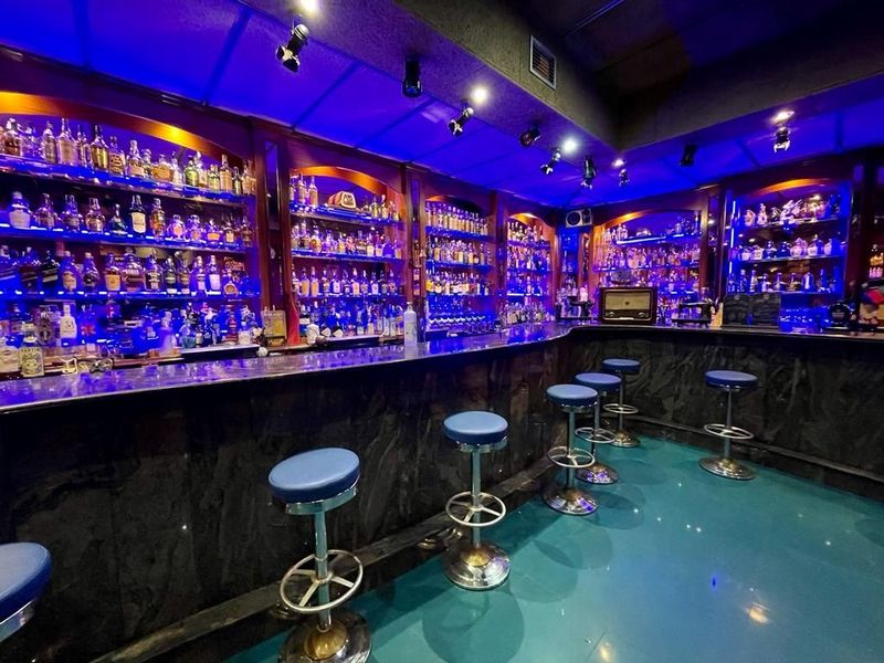 Pub for trade sale L