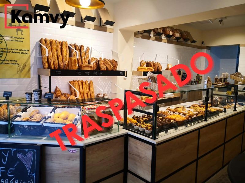 Cafetería en traspaso Barcelona. Ref: 1213. Kamvy
