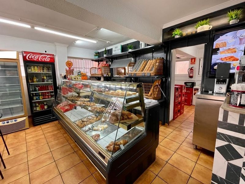 Cafeteria for trade sale Badalona, Barcelona. Ref: 1332. Kamvy