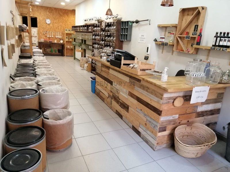 Comercial Premise for trade sale Barcelona. Ref: 1520. Kamvy