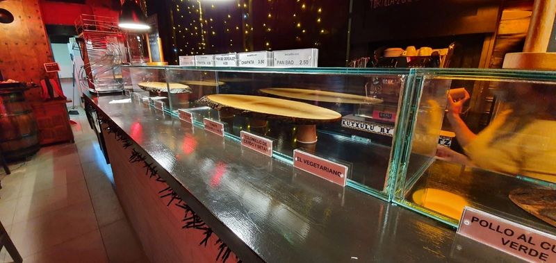 Shop for trade sale Barcelona. Ref: 1598. Kamvy