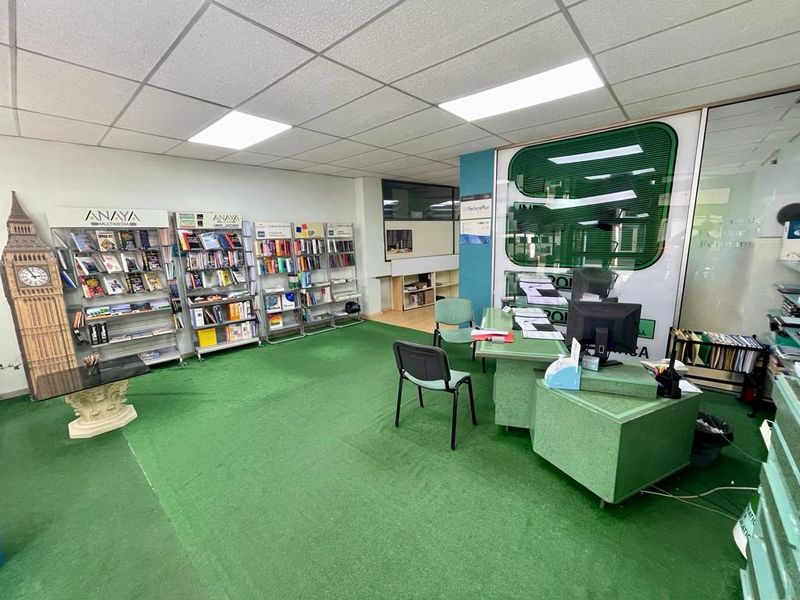 Comercial Premise for sale Badalona, Barcelona. Ref: 1677. Kamvy