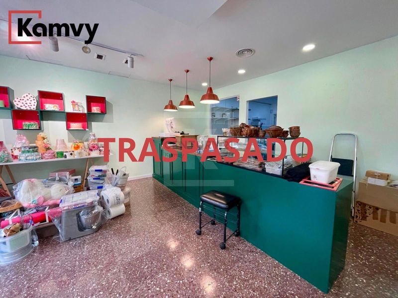 Shop for trade sale Barcelona. Ref: 1939. Kamvy