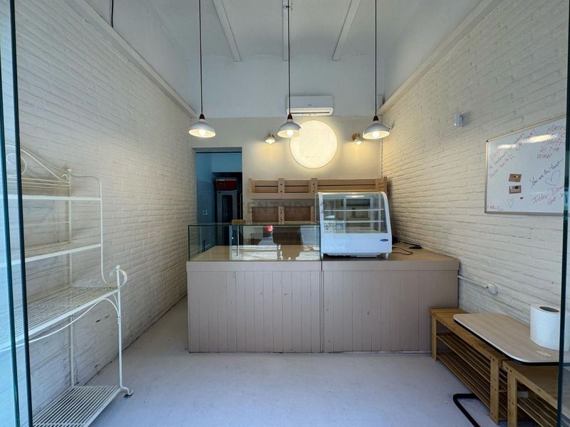 Comercial Premise for trade sale Barcelona. Ref: 1994. Kamvy