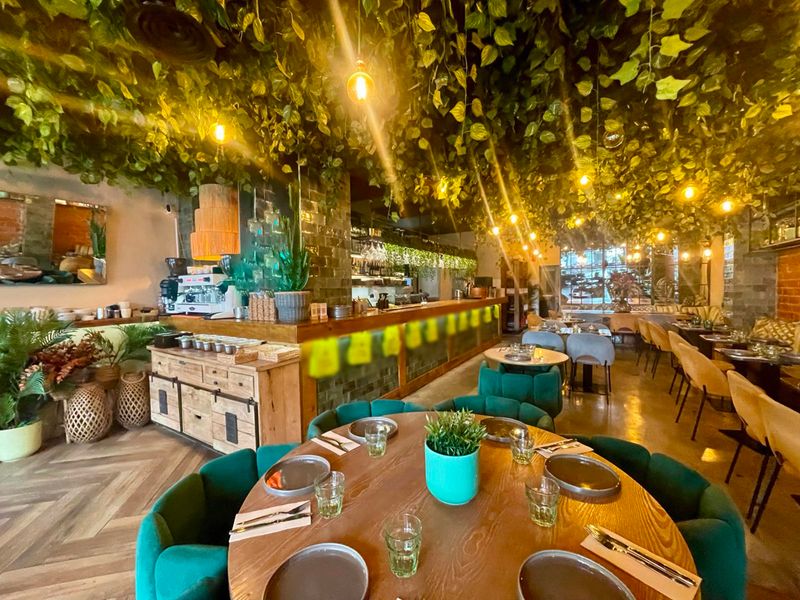 Restaurant for trade sale Barcelona. Ref: 2004. Kamvy