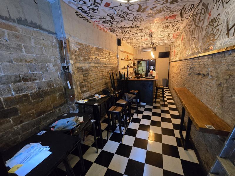 Restaurante en traspaso Barcelona. Ref: 2018. Kamvy
