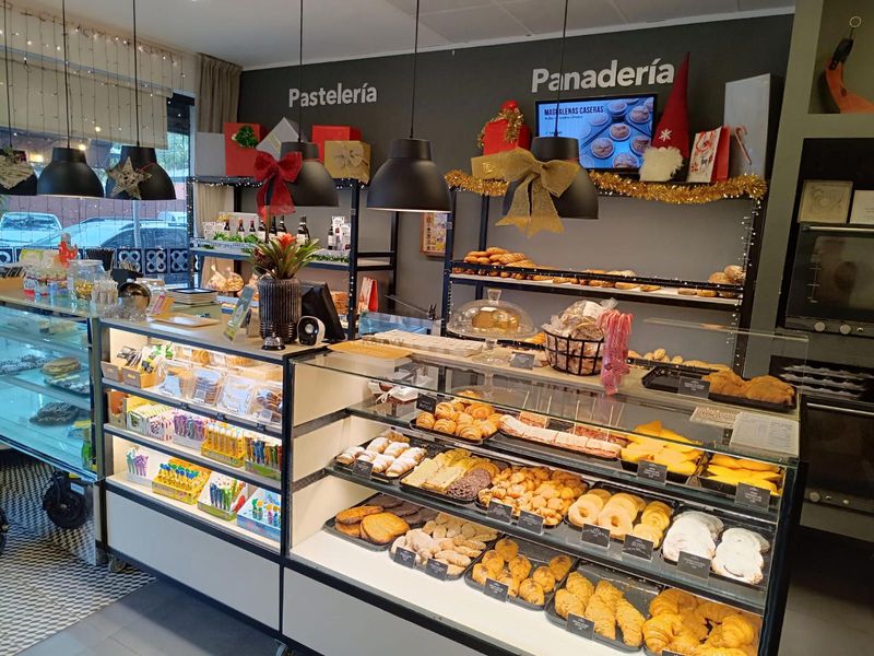 Cafeteria for trade sale Cornellà de Llobregat, Barcelona. Ref: 2067. Kamvy