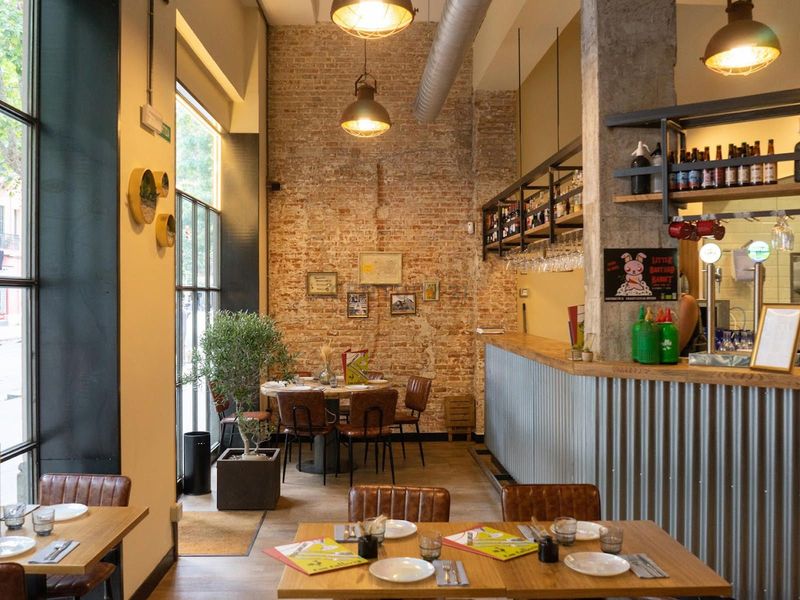 Restaurante en traspaso Barcelona. Ref: 2124. Kamvy