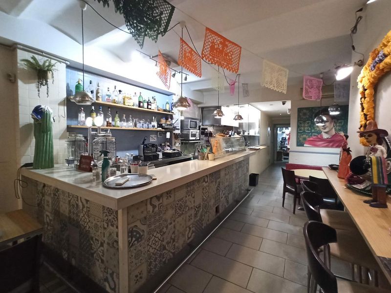 Restaurante en traspaso Barcelona. Ref: 2127. Kamvy