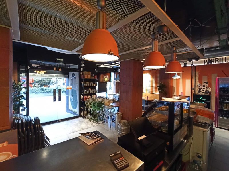 Restaurante en traspaso Barcelona. Ref: 2128. Kamvy