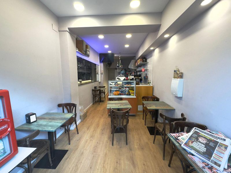 Cafeteria for trade sale Barcelona. Ref: 2131. Kamvy