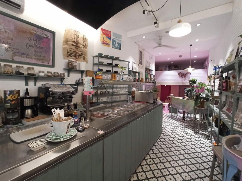 Comercial Premise for trade sale Barcelona. Ref: 2136. Kamvy