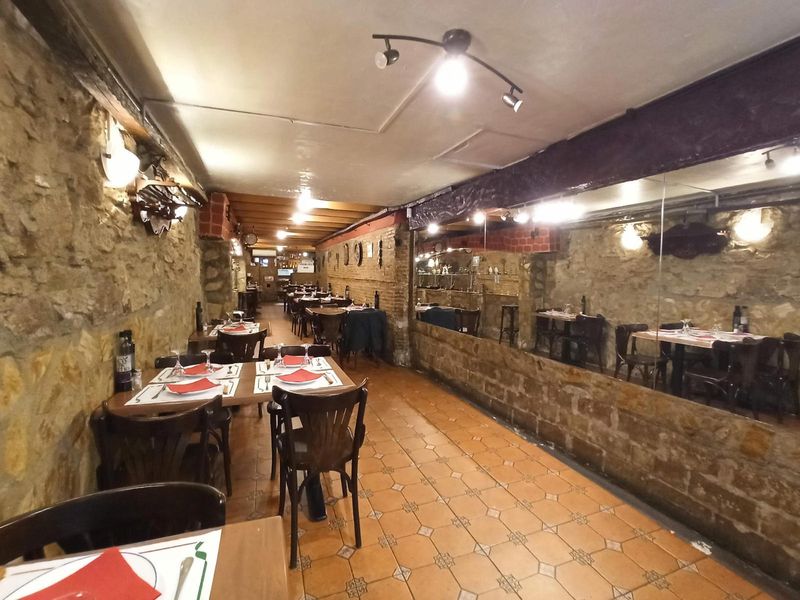 Restaurant for trade sale Barcelona. Ref: 2161. Kamvy