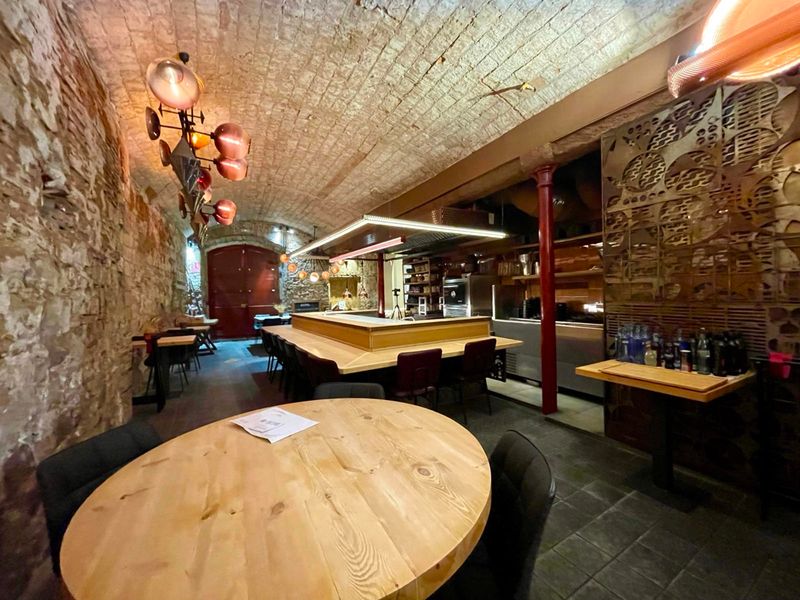 Restaurante en traspaso Barcelona. Ref: 2208. Kamvy