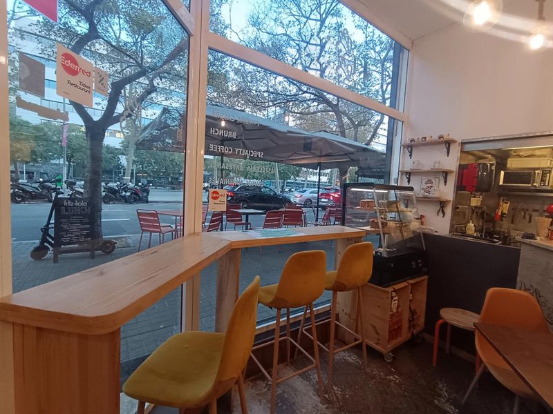 Bar en traspaso Barcelona. Ref: 2211. Kamvy