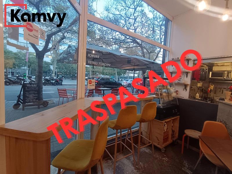 Bar en traspaso Barcelona. Ref: 2211. Kamvy