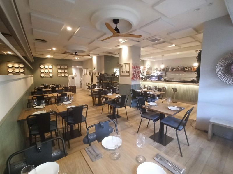 Restaurante en traspaso Barcelona. Ref: 2212. Kamvy
