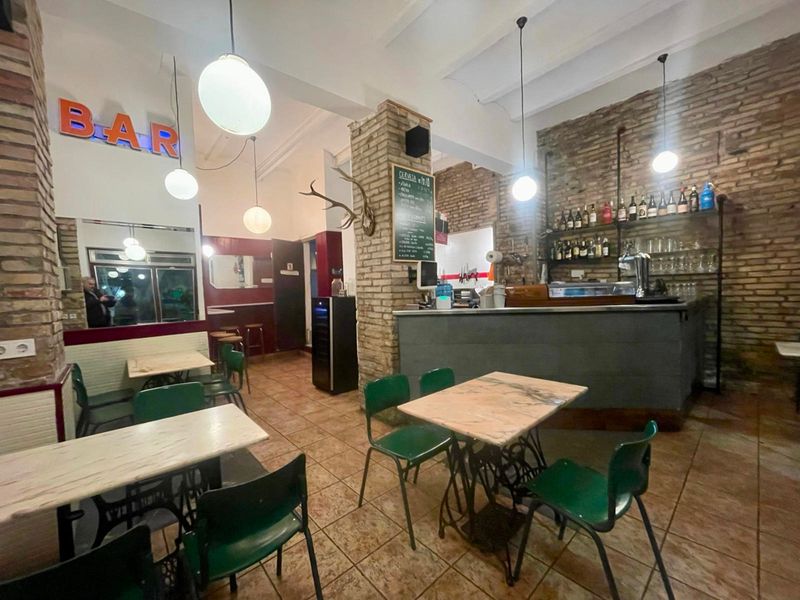 Bar en traspàs Barcelona. Ref: 2215. Kamvy