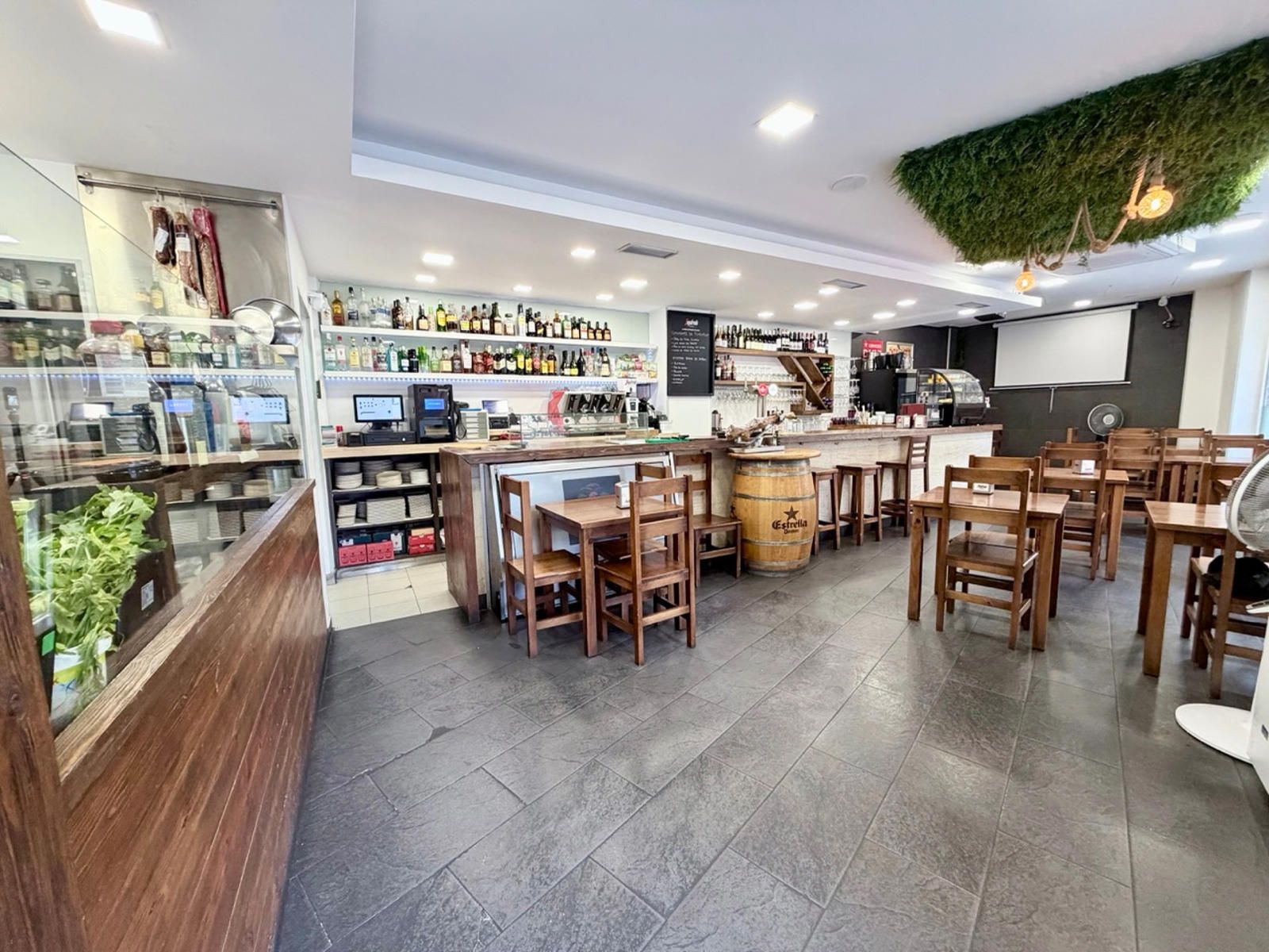 Interesting restaurant available for lease transfer in Granollers, Barcelona. - Foto 4