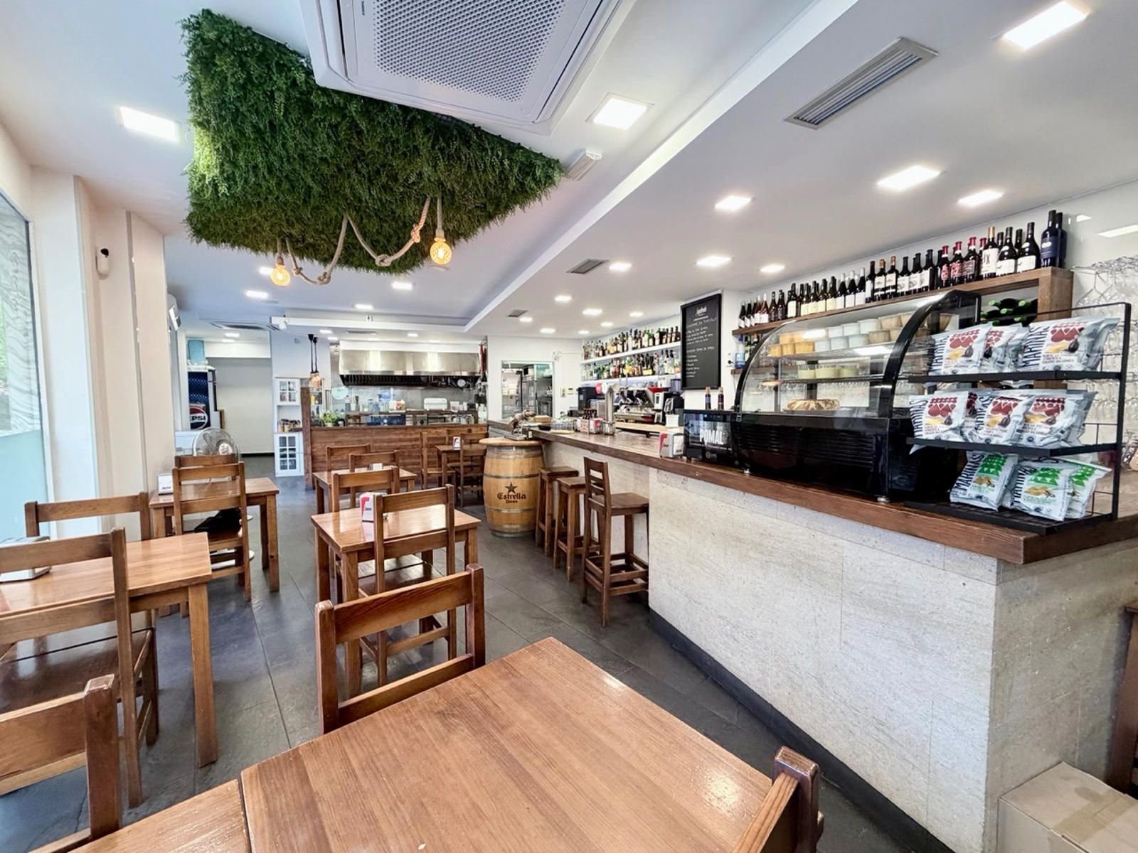 Interesting restaurant available for lease transfer in Granollers, Barcelona. - Foto 8