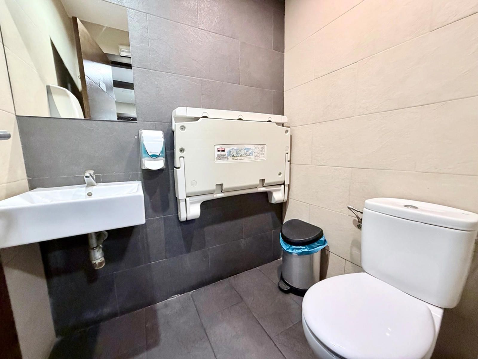 Interesting restaurant available for lease transfer in Granollers, Barcelona. - Foto 16