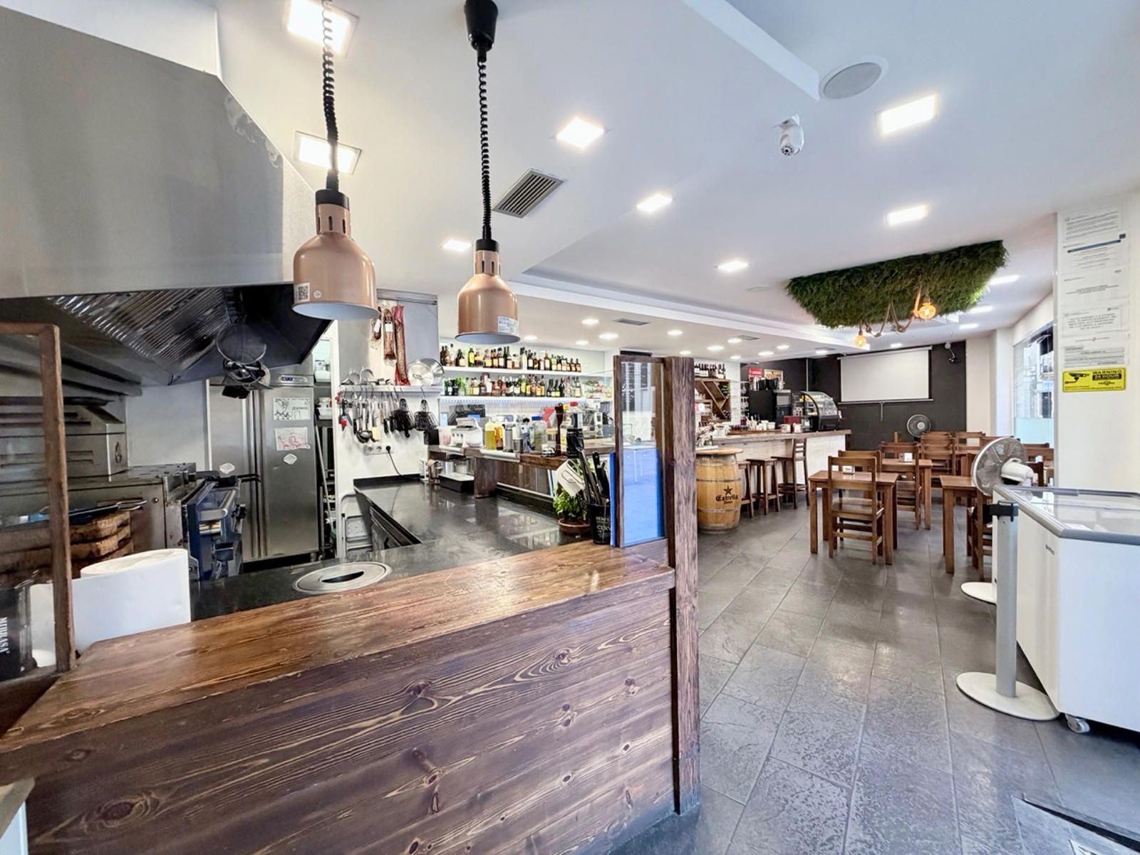 Interesting restaurant available for lease transfer in Granollers, Barcelona. - Foto 1