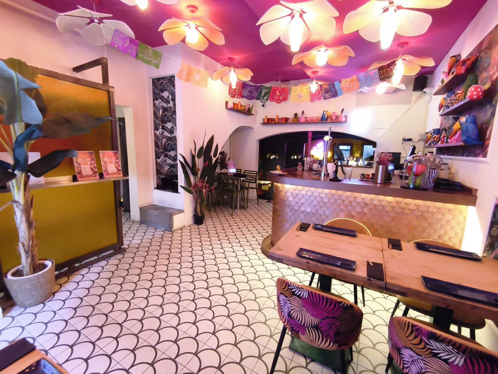 Interesting restaurant available for lease transfer in Ciutat Vella, Barcelona. - Foto 1