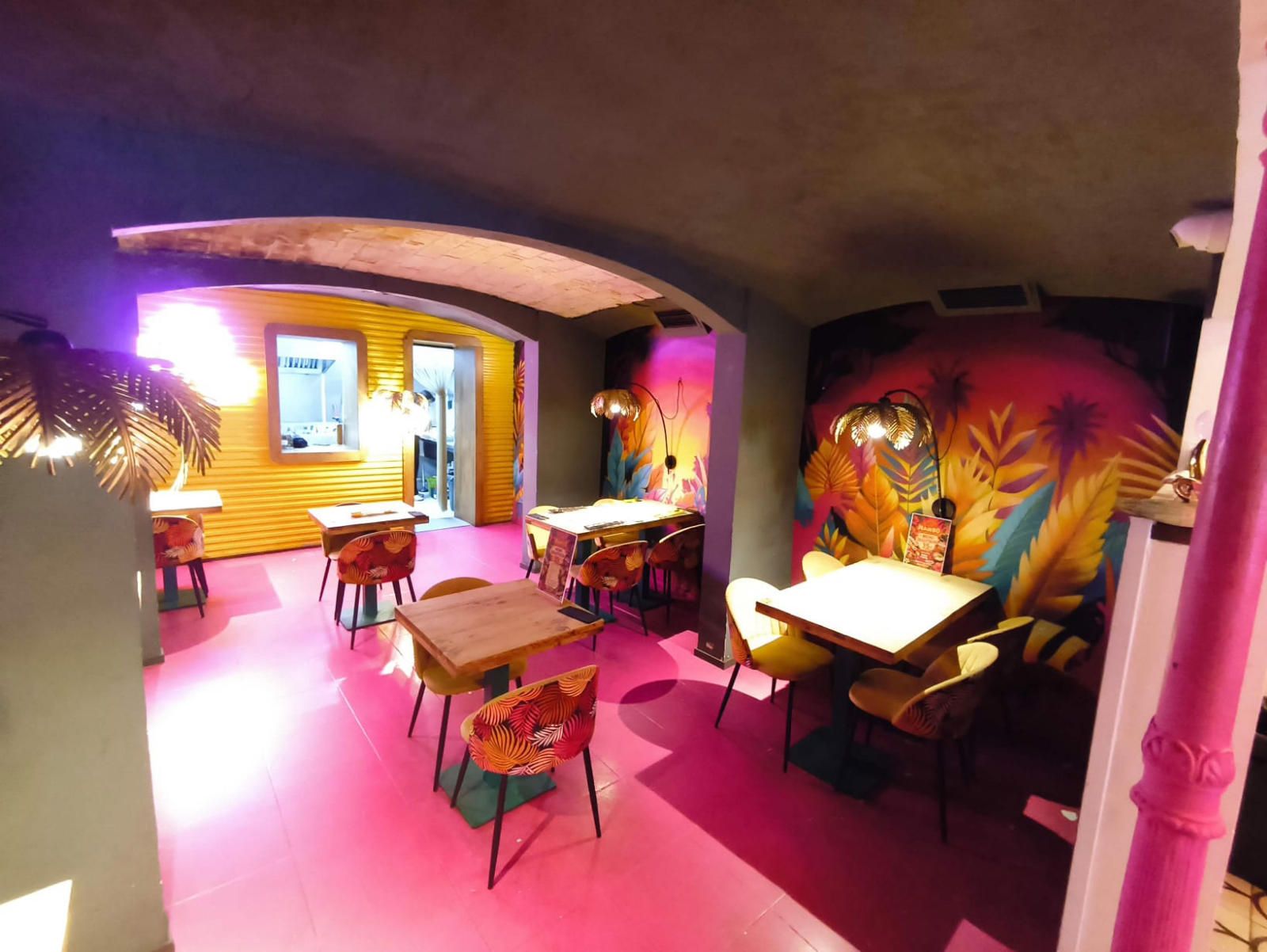 Interesting restaurant available for lease transfer in Ciutat Vella, Barcelona. - Foto 8