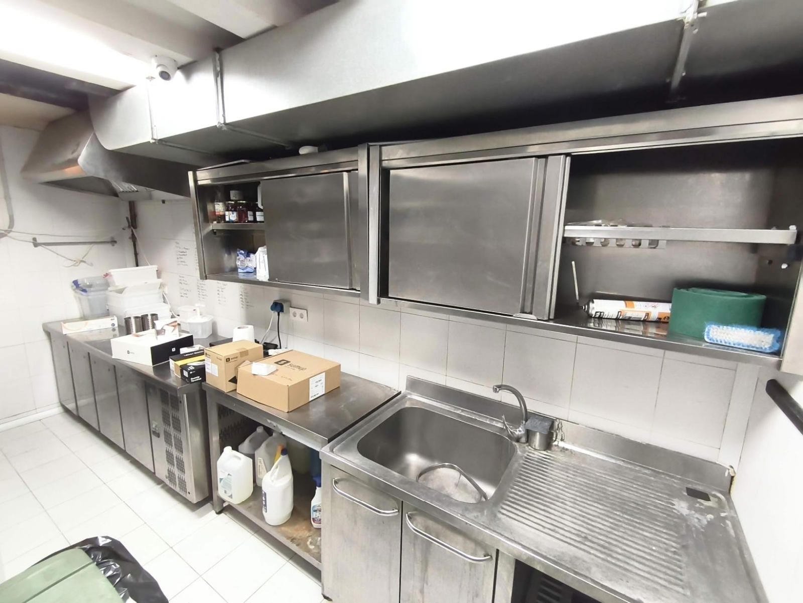 Bar-Restaurant for Lease with Large Terrace in Gràcia, Barcelona - Foto 12