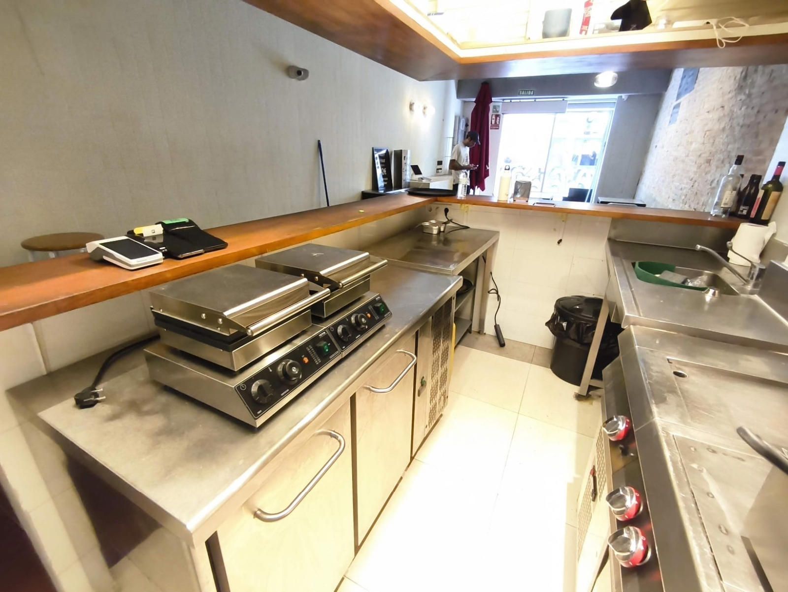 Bar-Restaurant for Lease with Large Terrace in Gràcia, Barcelona - Foto 6
