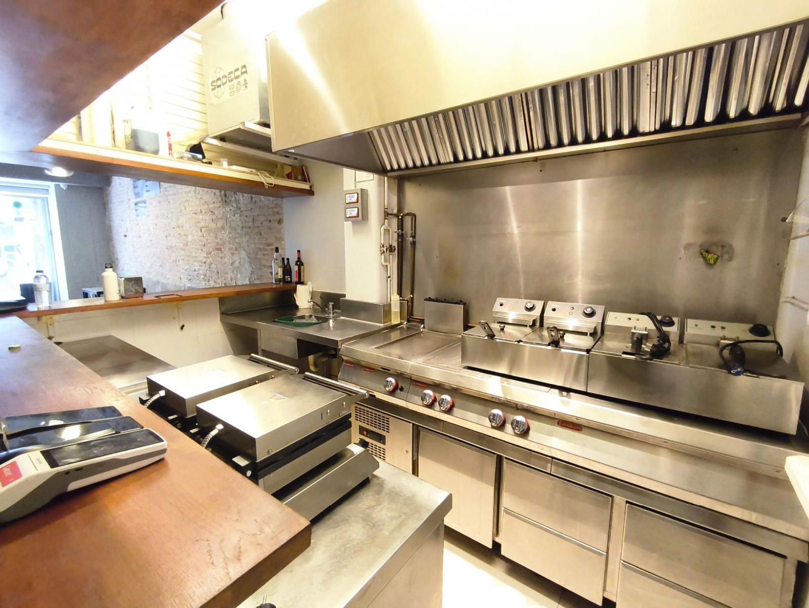 Bar-Restaurant for Lease with Large Terrace in Gràcia, Barcelona - Foto 7