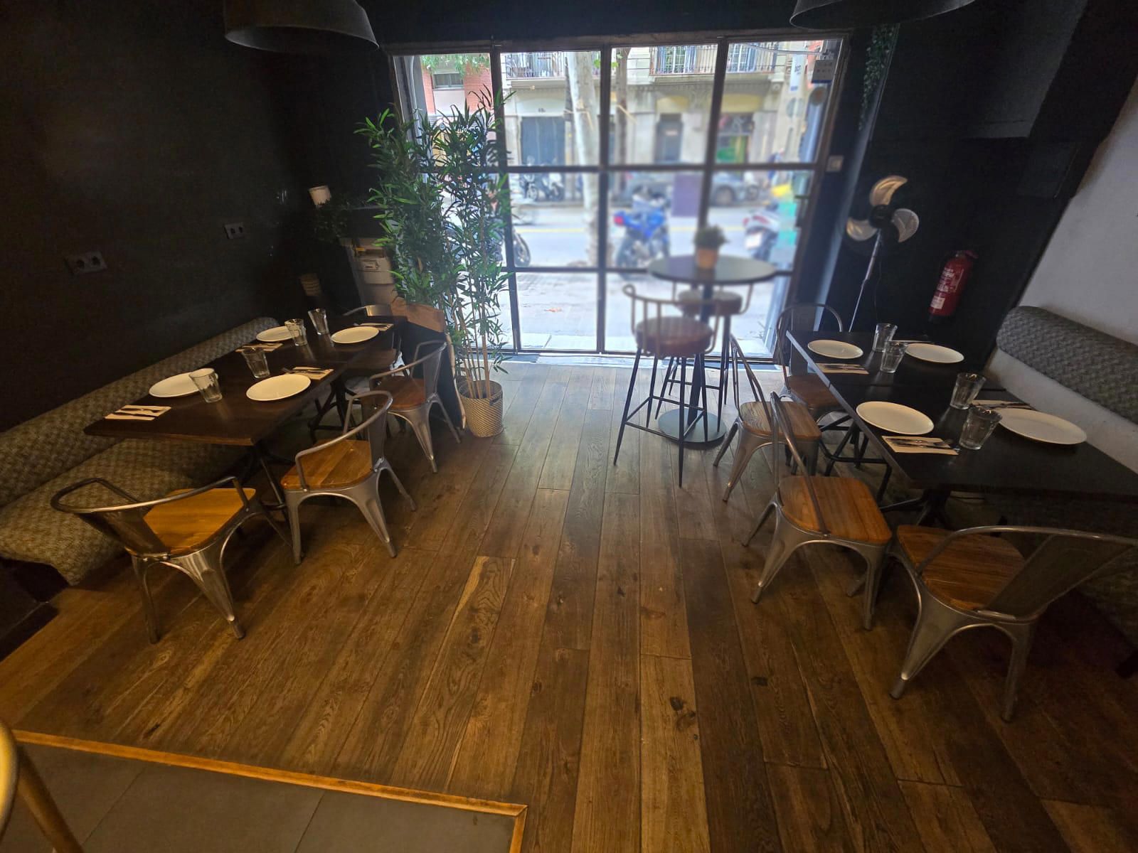 Beautiful restaurant for lease transfer with a C3-Mixed license in Eixample. - Foto 7